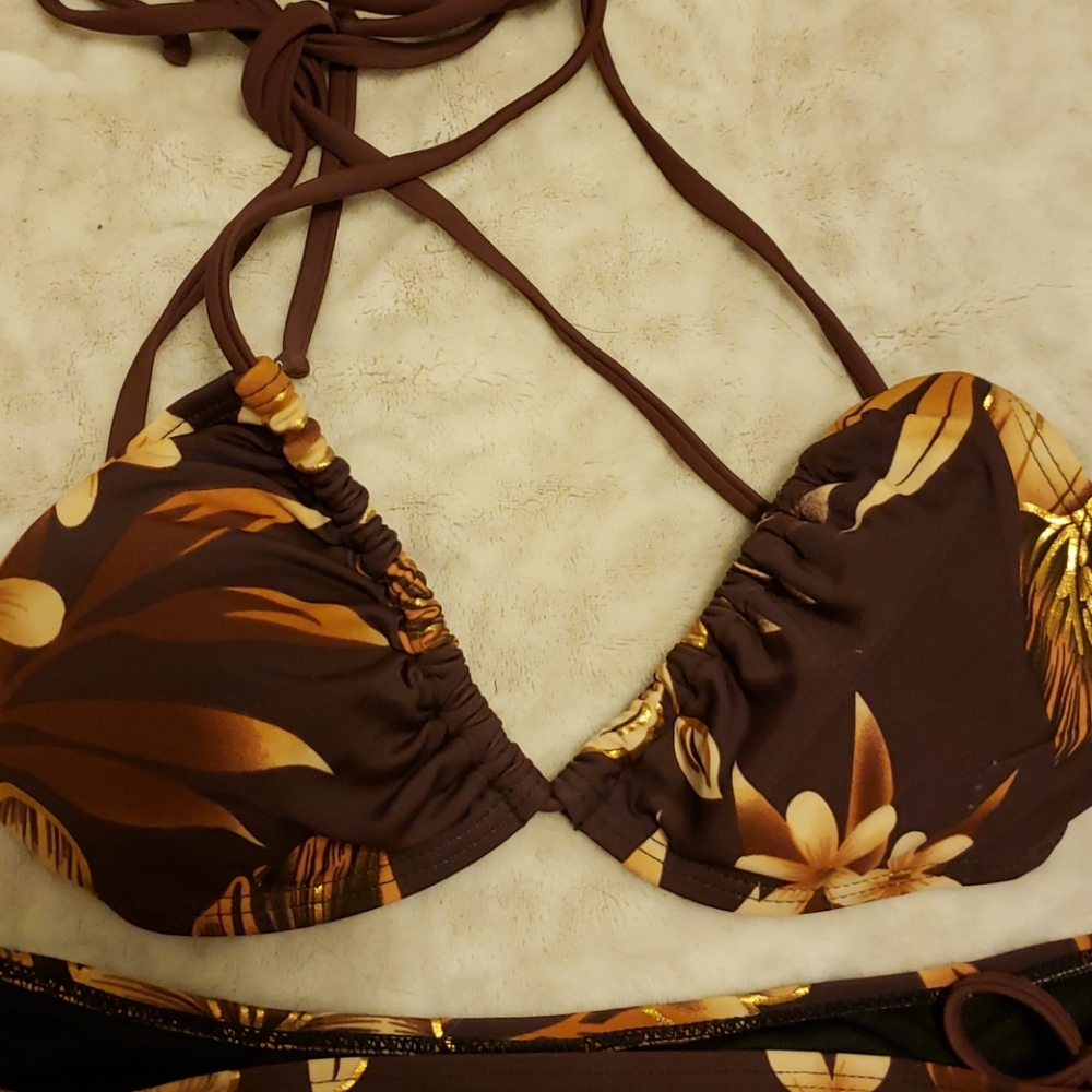 Bikini - Picture 2 of 5